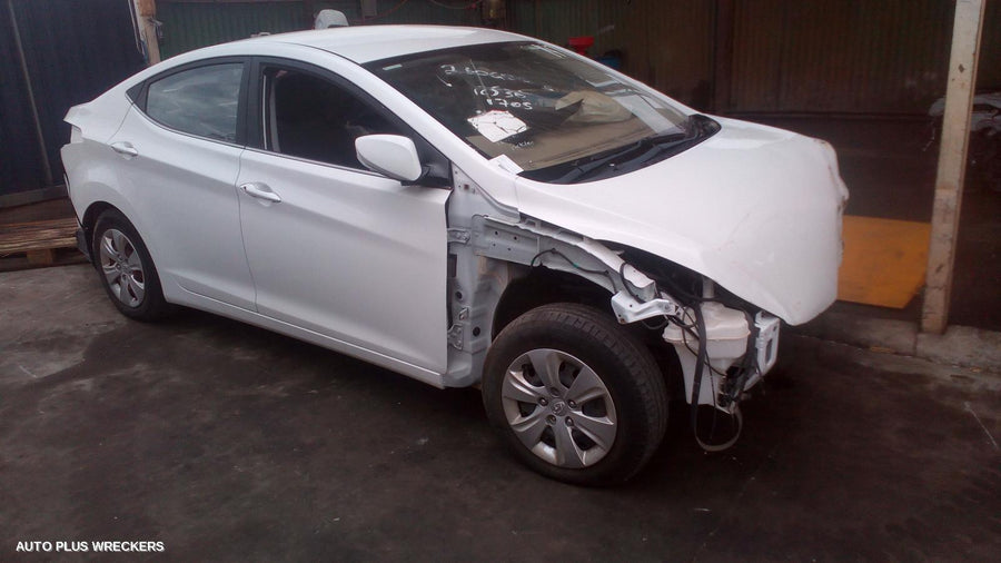 2015 Hyundai Elantra Rear Garnish 2015 Hyundai Elantra Rear Garnish