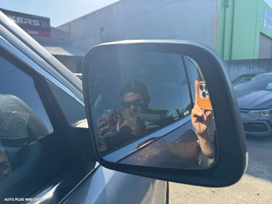 2014 Jeep Grandcherokee Left Door Mirror 2014 Jeep Grandcherokee Left Door Mirror