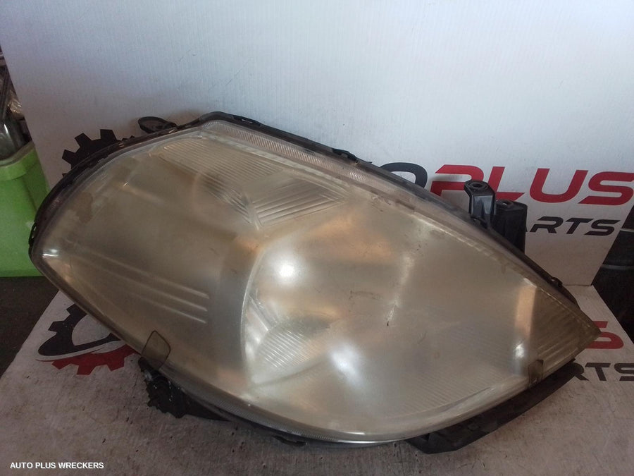 2007 Nissan Tiida Right Headlamp 2007 Nissan Tiida Right Headlamp