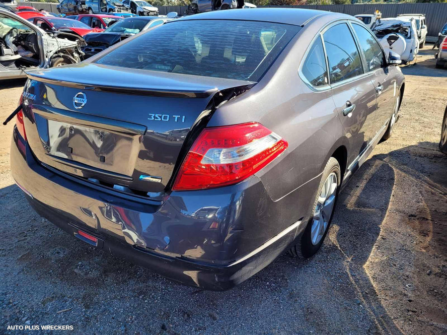 2010 Nissan Maxima Left Rear Door Sliding 2010 Nissan Maxima Left Rear Door Sliding