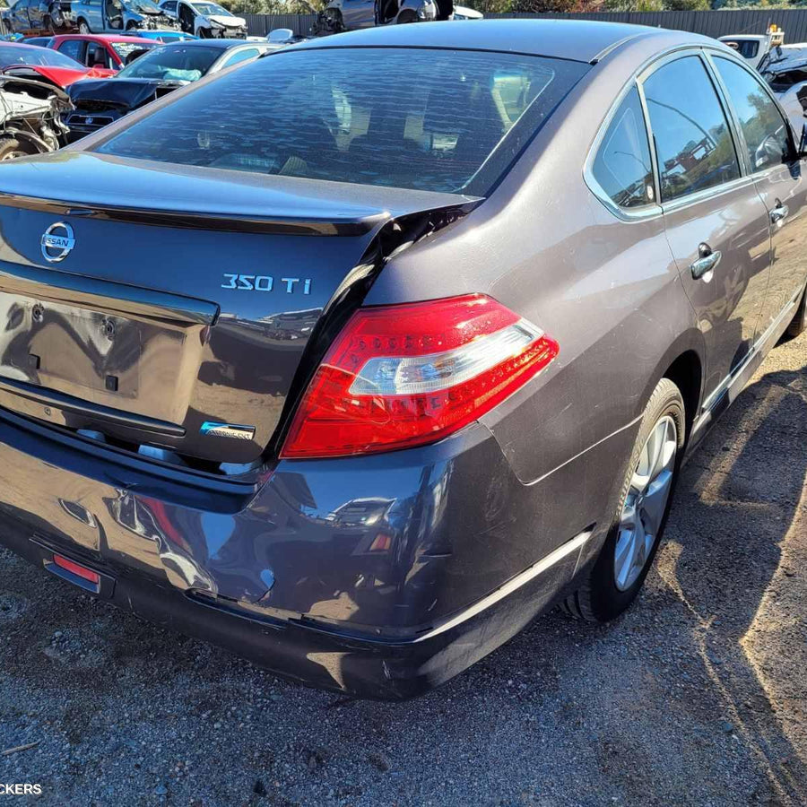 2010 Nissan Maxima Left Rear Door Sliding 2010 Nissan Maxima Left Rear Door Sliding