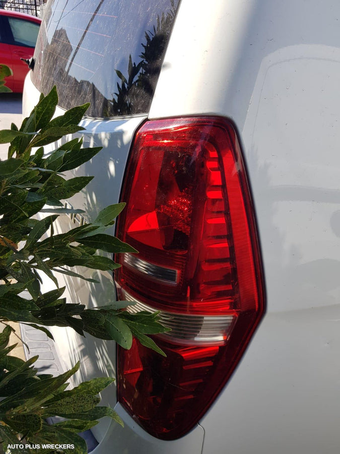 2011 Hyundai Iload/imax Rear Bumper 2011 Hyundai Iload/imax Rear Bumper