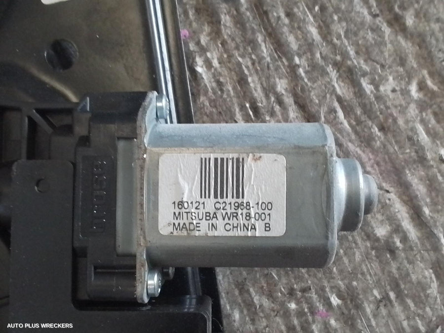 2017 Nissan Qashqai Right Front Window Reg Motor 2017 Nissan Qashqai Right Front Window Reg Motor