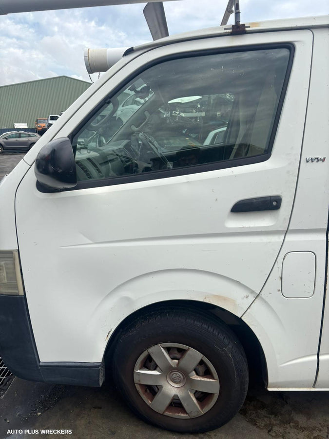 2006 Toyota Hiace Right Headlamp 2006 Toyota Hiace Right Headlamp
