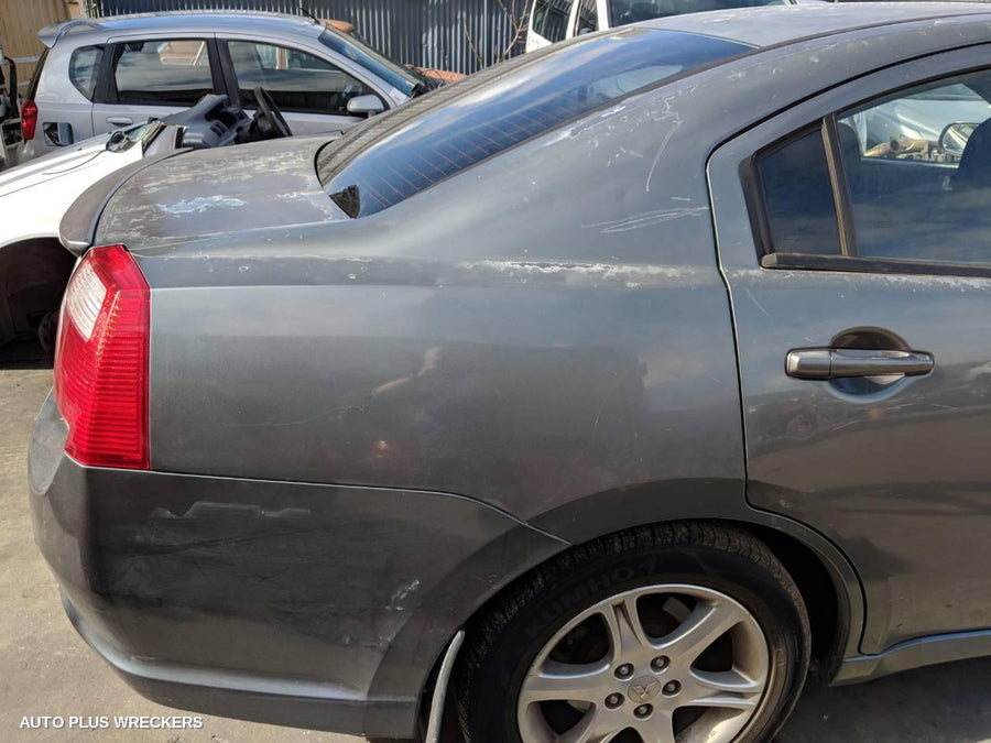 2007 MITSUBISHI 380 DOOR HANDLE 2007 MITSUBISHI 380 DOOR HANDLE