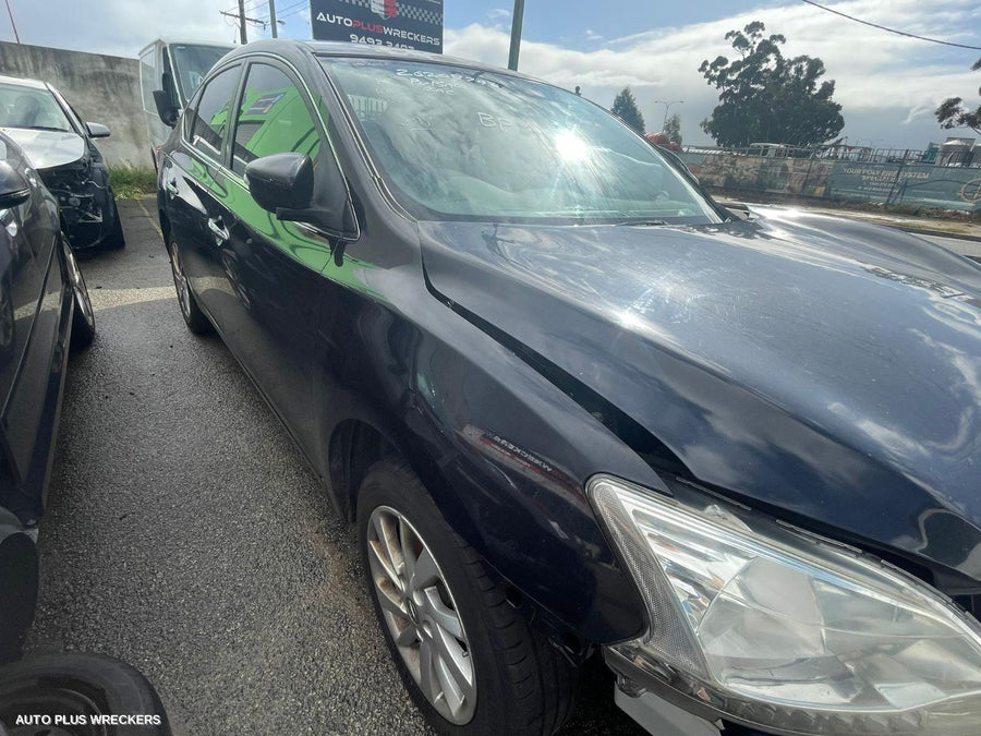 2013 Nissan Pulsar Right Rear Door Sliding 2013 Nissan Pulsar Right Rear Door Sliding