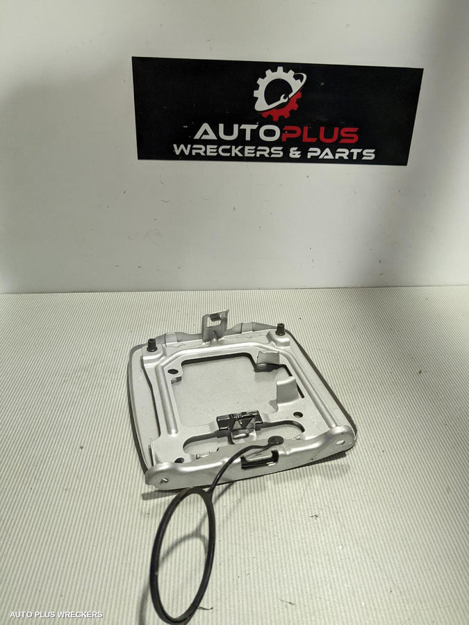 2013 Nissan Pulsar Fuel Door   Filler 2013 Nissan Pulsar Fuel Door   Filler