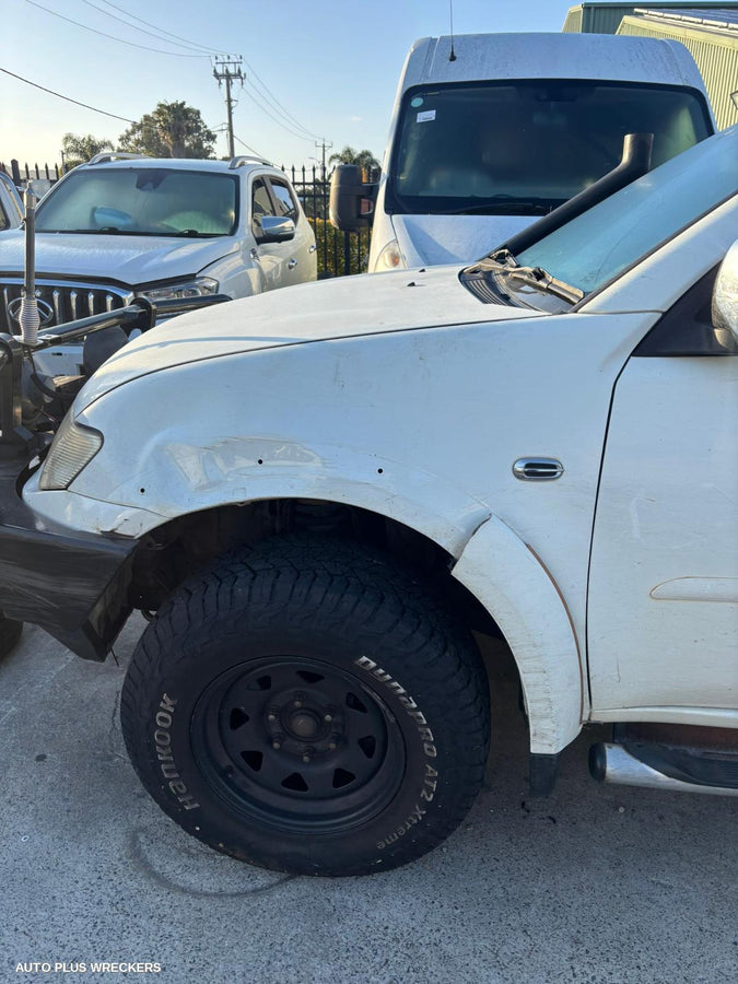 2014 Mitsubishi Triton Courtesy Light 2014 Mitsubishi Triton Courtesy Light