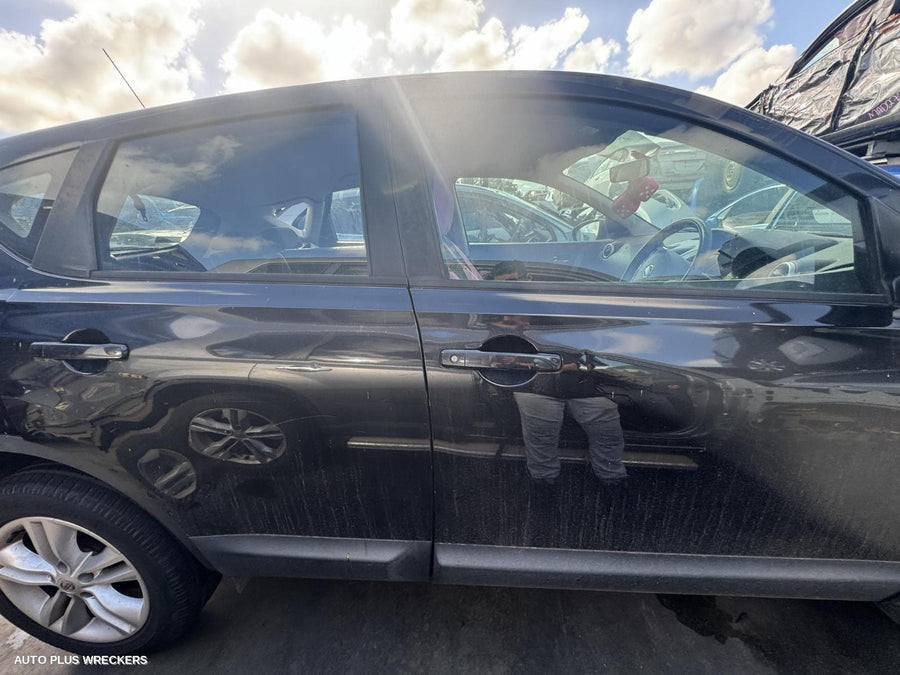 2014 Nissan Dualis Left Rear Door Sliding 2014 Nissan Dualis Left Rear Door Sliding