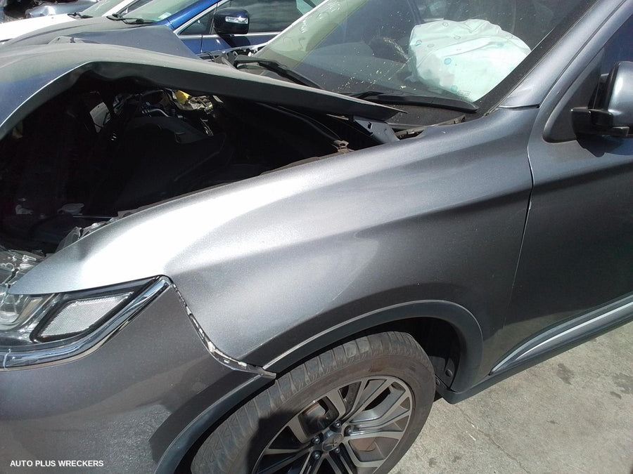 2017 Mitsubishi Outlander Right Rear Trailing Arm 2017 Mitsubishi Outlander Right Rear Trailing Arm