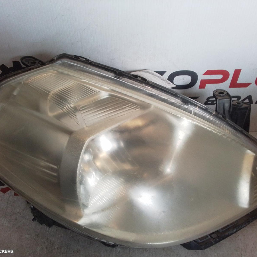 2008 Nissan Tiida Right Headlamp 2008 Nissan Tiida Right Headlamp