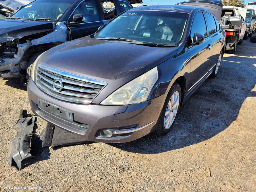 2010 Nissan Maxima Left Rear Door Sliding 2010 Nissan Maxima Left Rear Door Sliding