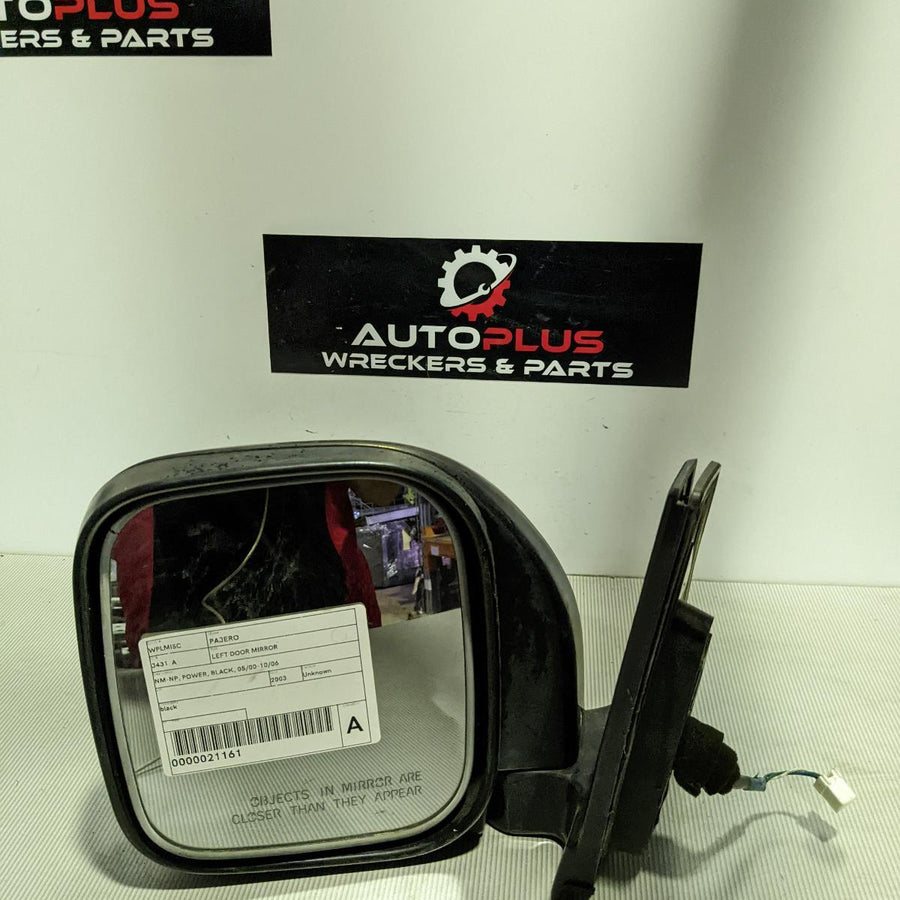 2003 Mitsubishi Pajero Left Door Mirror 2003 Mitsubishi Pajero Left Door Mirror
