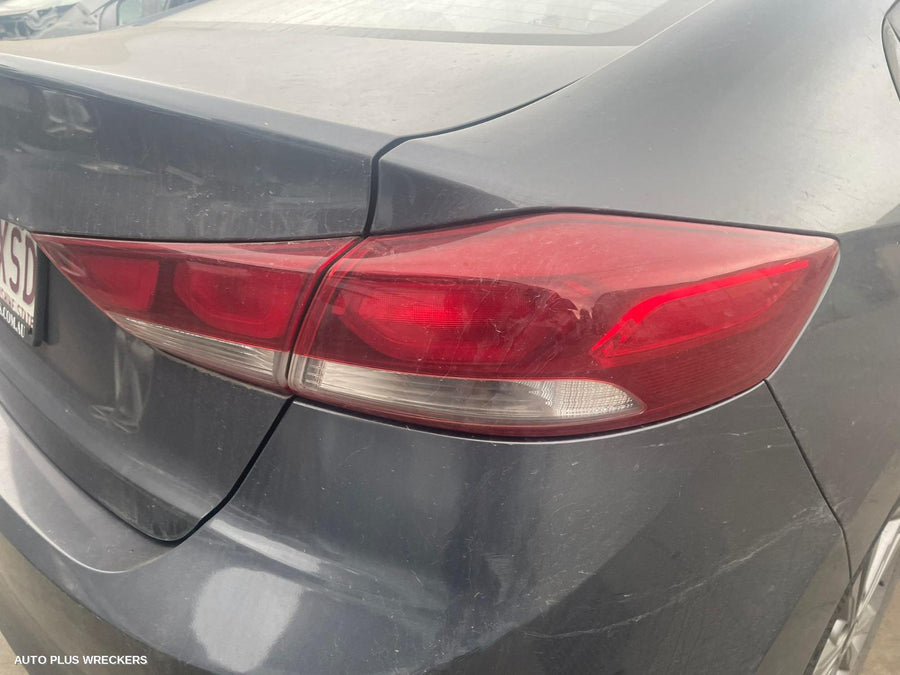 2017 Hyundai Elantra Rear Garnish 2017 Hyundai Elantra Rear Garnish