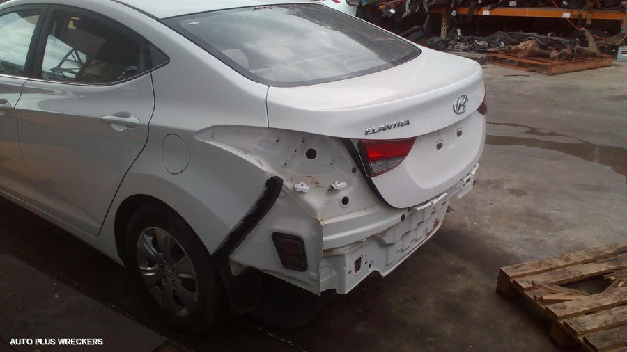 2015 Hyundai Elantra Rear Garnish 2015 Hyundai Elantra Rear Garnish