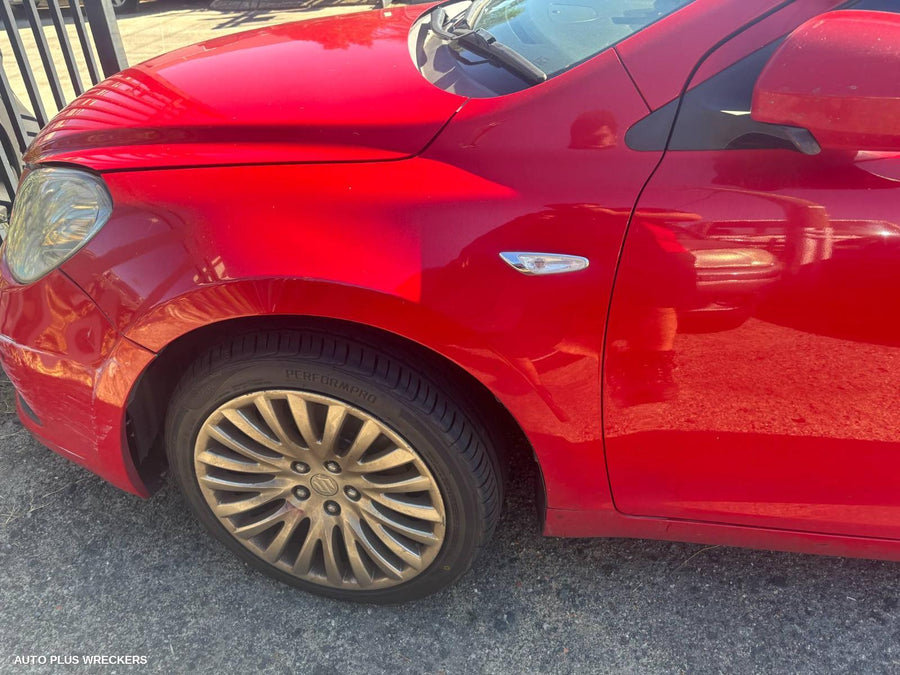 2010 Suzuki Kizashi Left Rear Door Sliding 2010 Suzuki Kizashi Left Rear Door Sliding