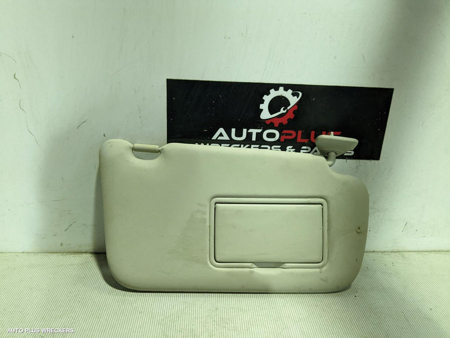 2013 Nissan Pulsar Sunvisor 2013 Nissan Pulsar Sunvisor