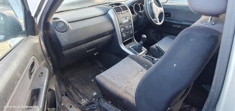 2007 Suzuki Vitara Right Front Door Window 2007 Suzuki Vitara Right Front Door Window