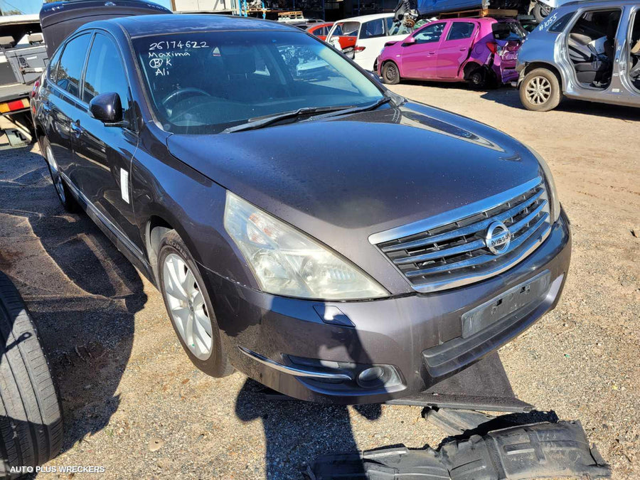 2010 Nissan Maxima Left Rear Door Sliding 2010 Nissan Maxima Left Rear Door Sliding