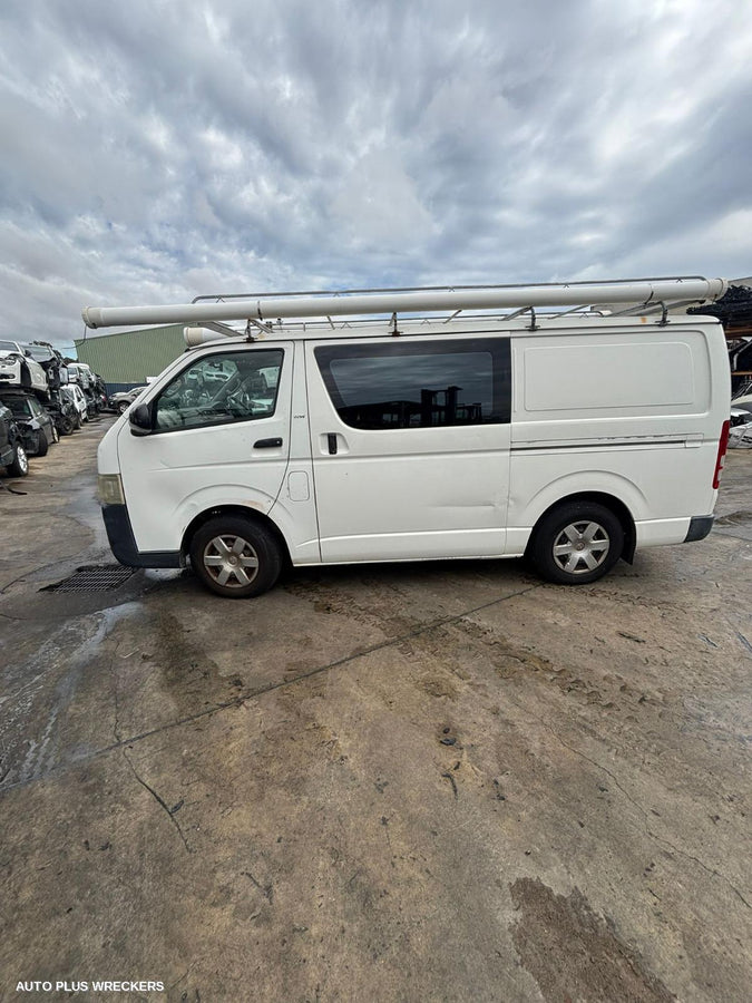 2006 Toyota Hiace Right Headlamp 2006 Toyota Hiace Right Headlamp
