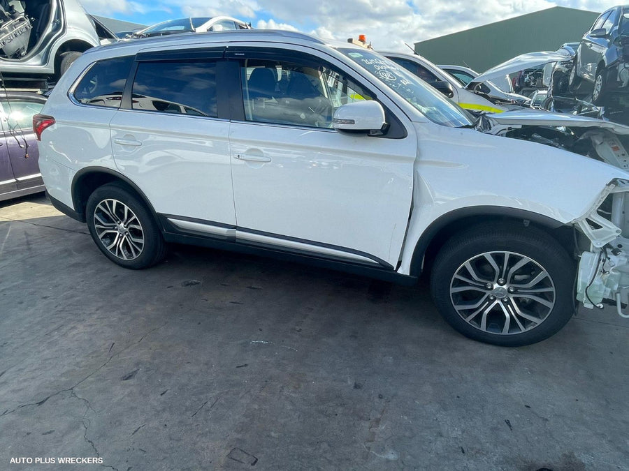 2017 Mitsubishi Outlander Headrest 2017 Mitsubishi Outlander Headrest