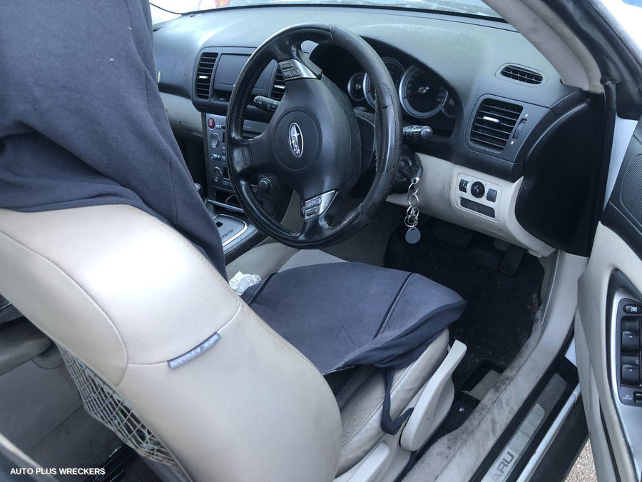 2005 Subaru Outback Right Rear Door Sliding 2005 Subaru Outback Right Rear Door Sliding