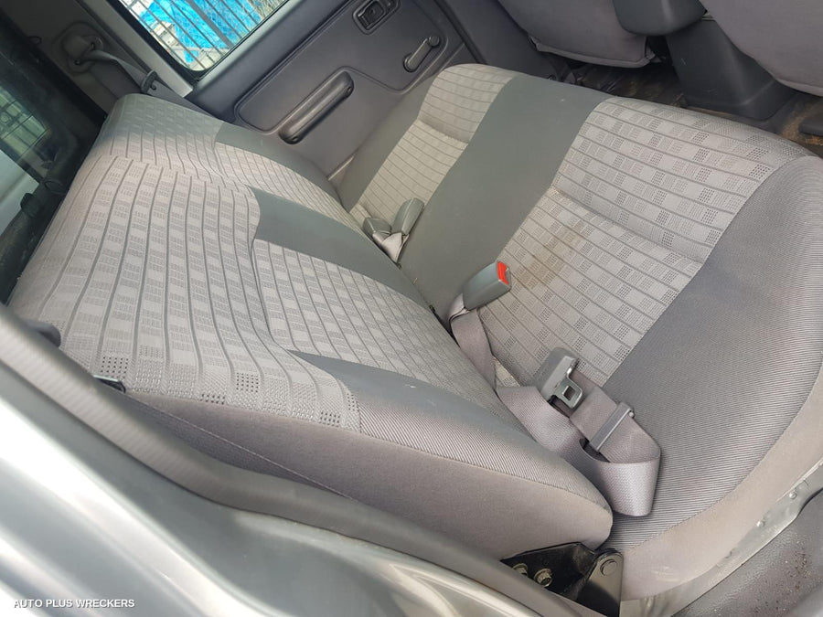 2005 Nissan Navara Left Guard 2005 Nissan Navara Left Guard