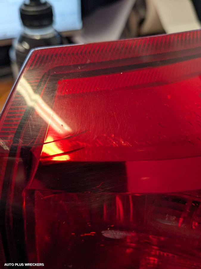 2013 Toyota Landcruiser Right Taillight 2013 Toyota Landcruiser Right Taillight