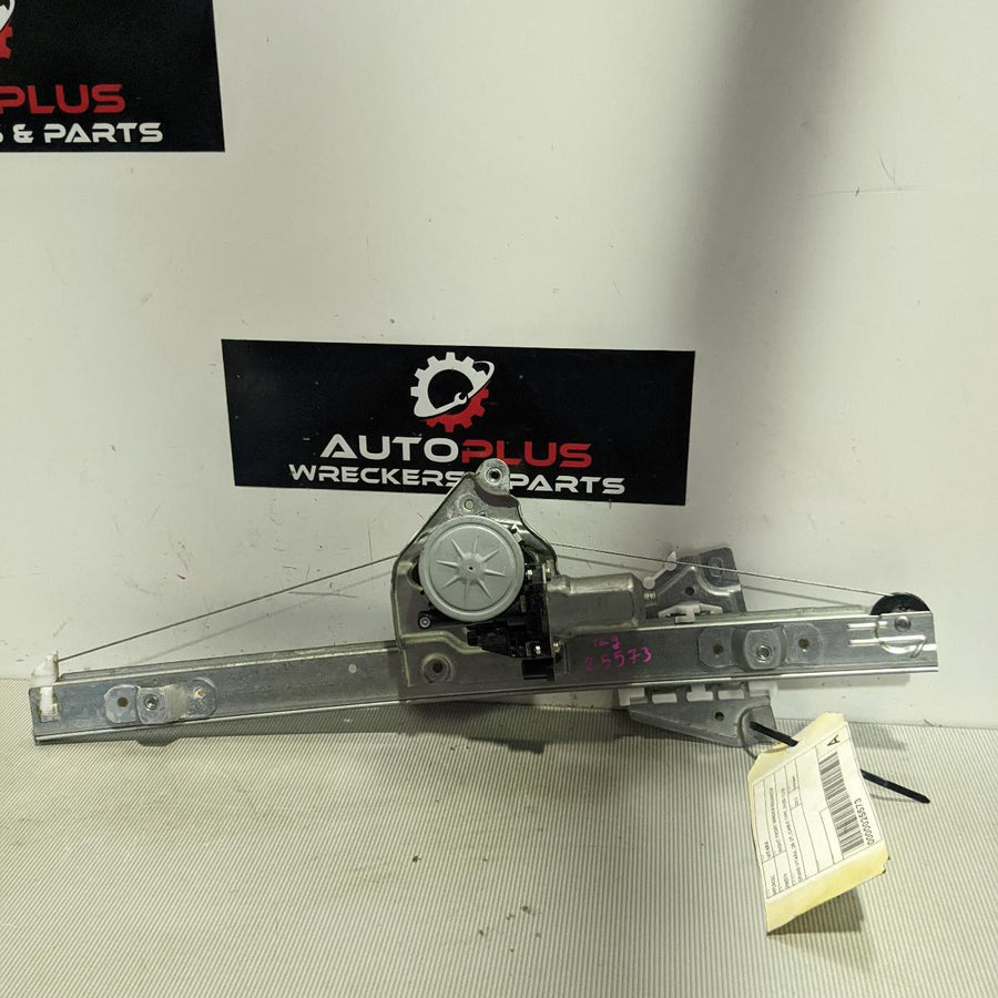 2012 Suzuki Vitara Right Front Window Reg Motor 2012 Suzuki Vitara Right Front Window Reg Motor