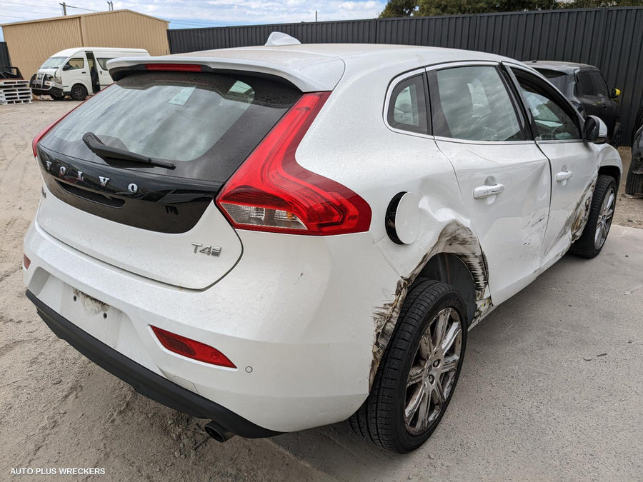 2018 Volvo S40 Bonnet