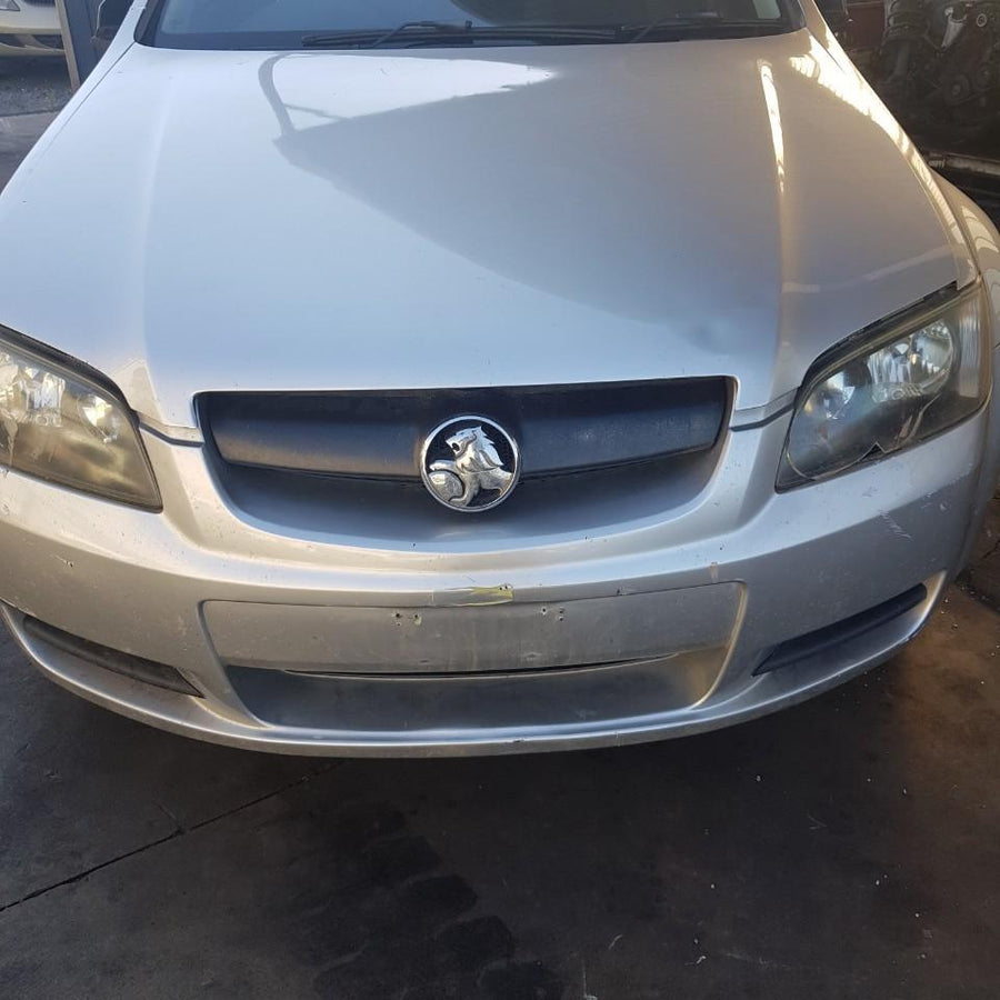 2007 Holden Commodore Right Front Window Reg Motor
