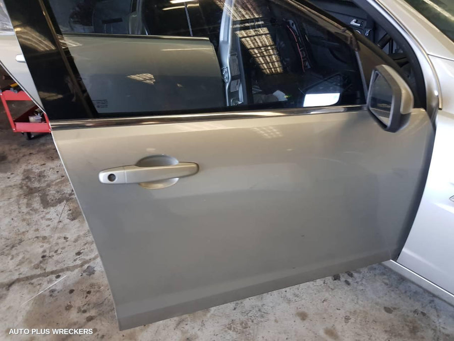 2007 HOLDEN COMMODORE RIGHT FRONT DOOR WINDOW