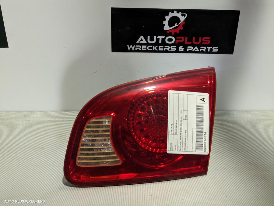 2006 Hyundai Santa Fe Rear Garnish