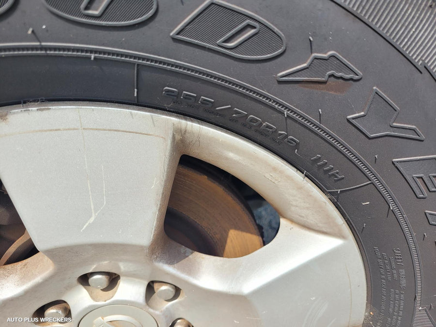 2009 NISSAN NAVARA RIGHT REAR DOOR SLIDING