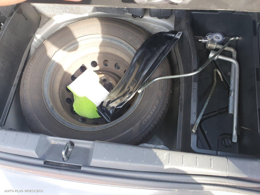 2010 TOYOTA YARIS WASHER BOTTLE