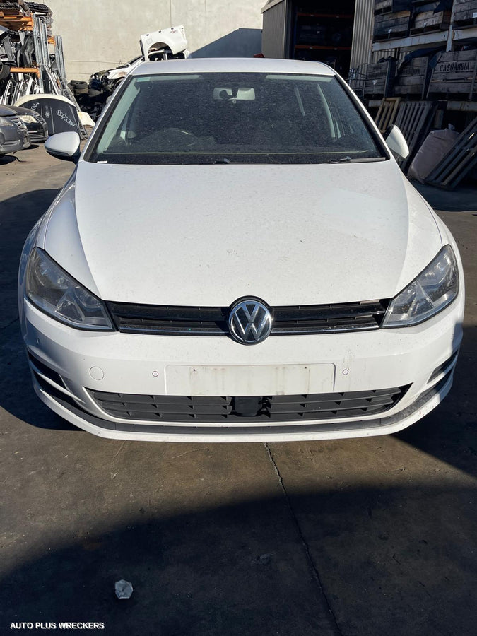 2015 Volkswagen Golf Column