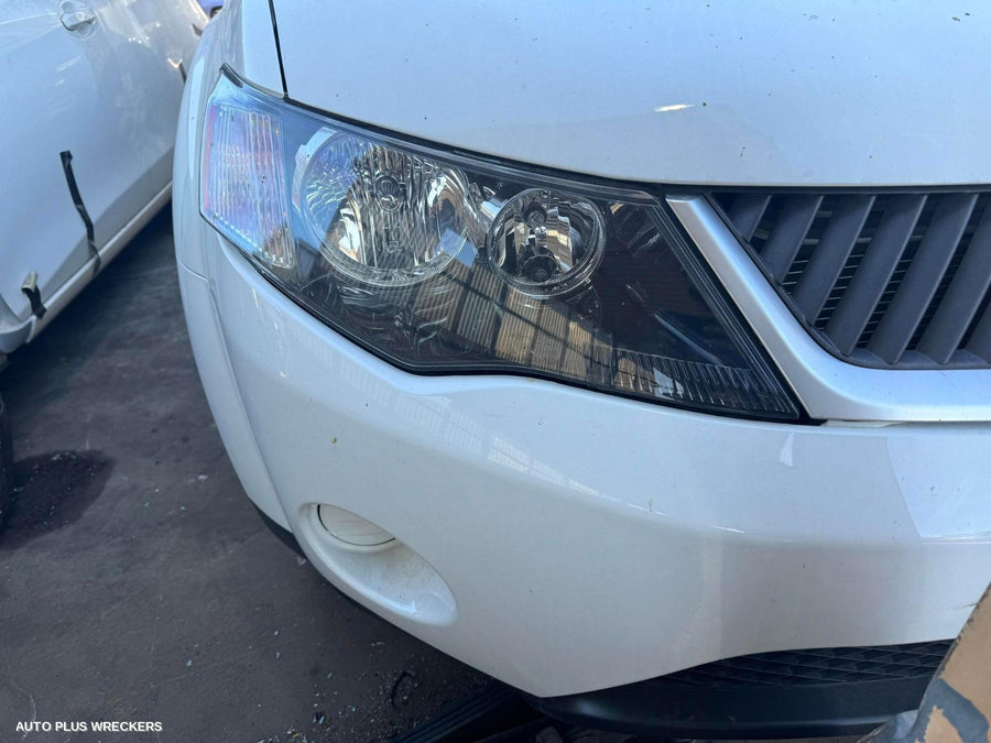 2009 Mitsubishi Outlander Rear Bumper