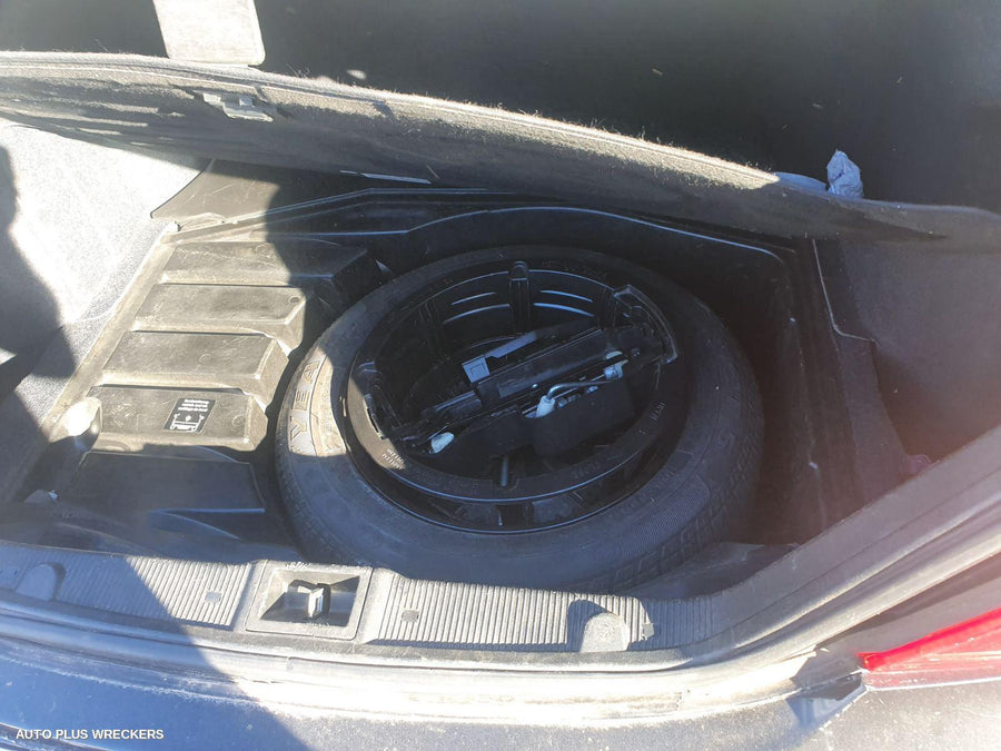 2004 Mercedes C Class Right Taillight