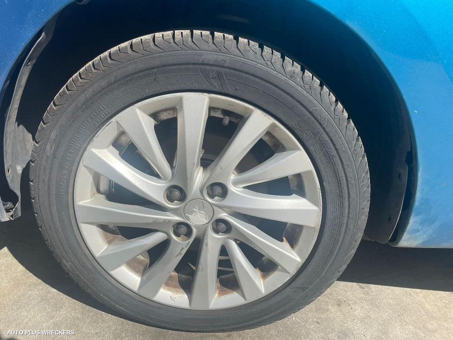 2015 Mitsubishi Mirage Sunvisor