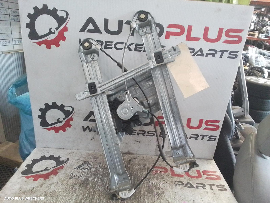 2007 Mitsubishi 380 Left Front Window Reg Motor