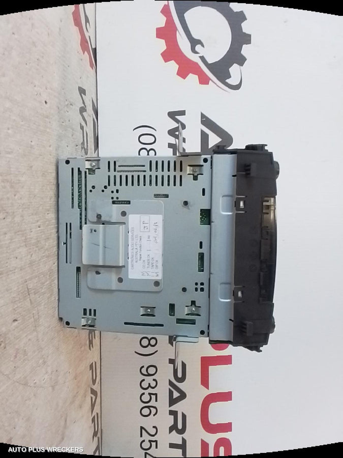 2011-2015 Hyundai I40 Radio Cd Dvd Sat Tv