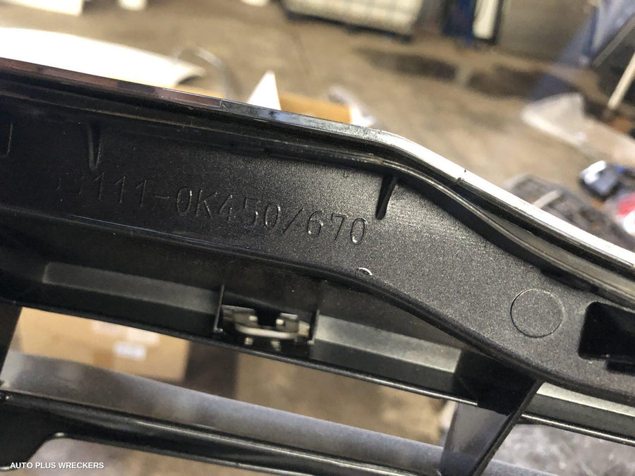 2012 Toyota Hilux Grille