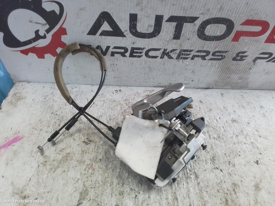 2005-2008 Mitsubishi 380 Door Boot Gate Lock