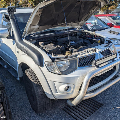 2013 Mitsubishi Triton Right Rear Wnd Reg Motor