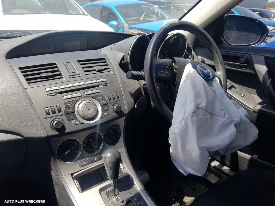 2011 MAZDA 3 RIGHT REAR 1 4 DOOR GLASS