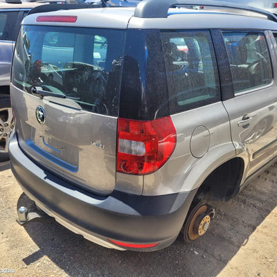 2011-2014 Skoda Yeti Left Door Mirror
