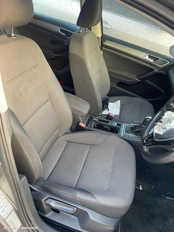 2016 Volkswagen Golf Right Front Door Window