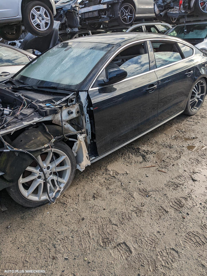 2014 Audi A5 Right Guard