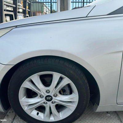 2011 HYUNDAI I45 RIGHT FRONT DOOR