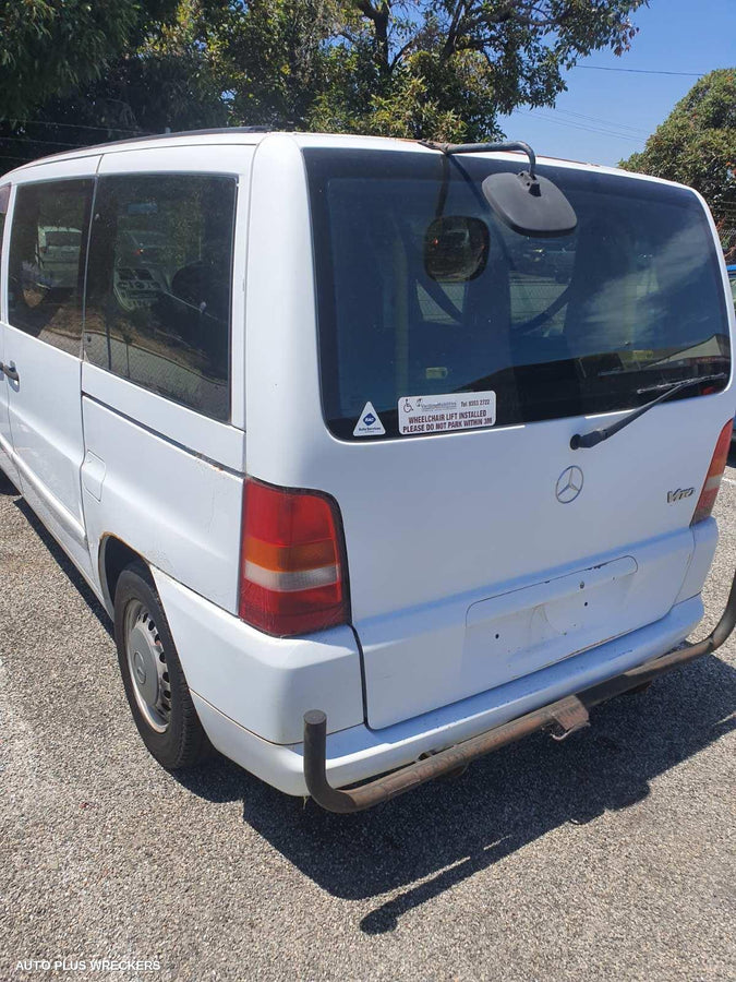 2004 Mercedes Vito Bonnet
